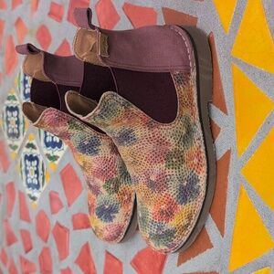 Toni Pons Chelsea floral Bootie